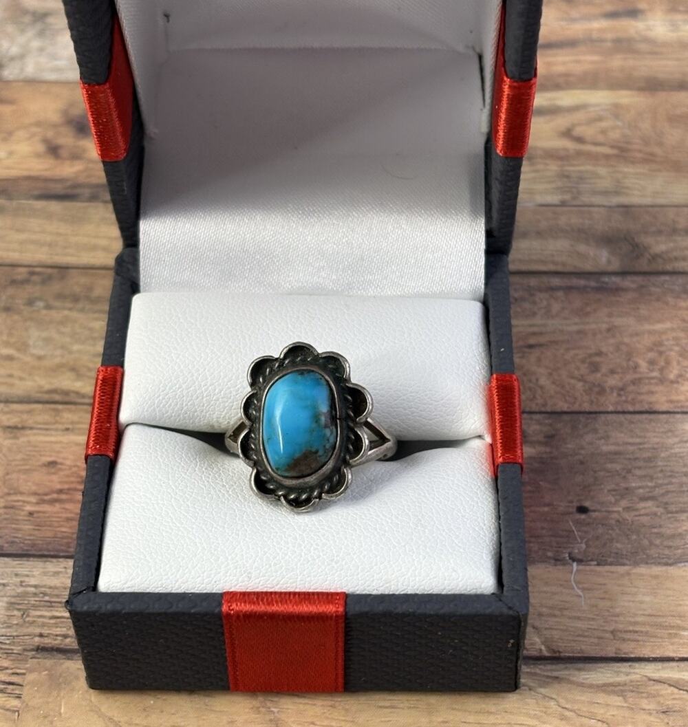 Vintage Navajo Oval Turquoise & Sterling Silver Ring Size 6.5-4.0 Grams